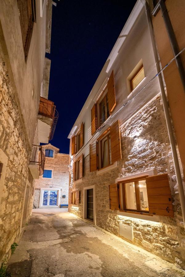 Heritage Residence In Center With Pool- Apartments Vodice Eksteriør billede
