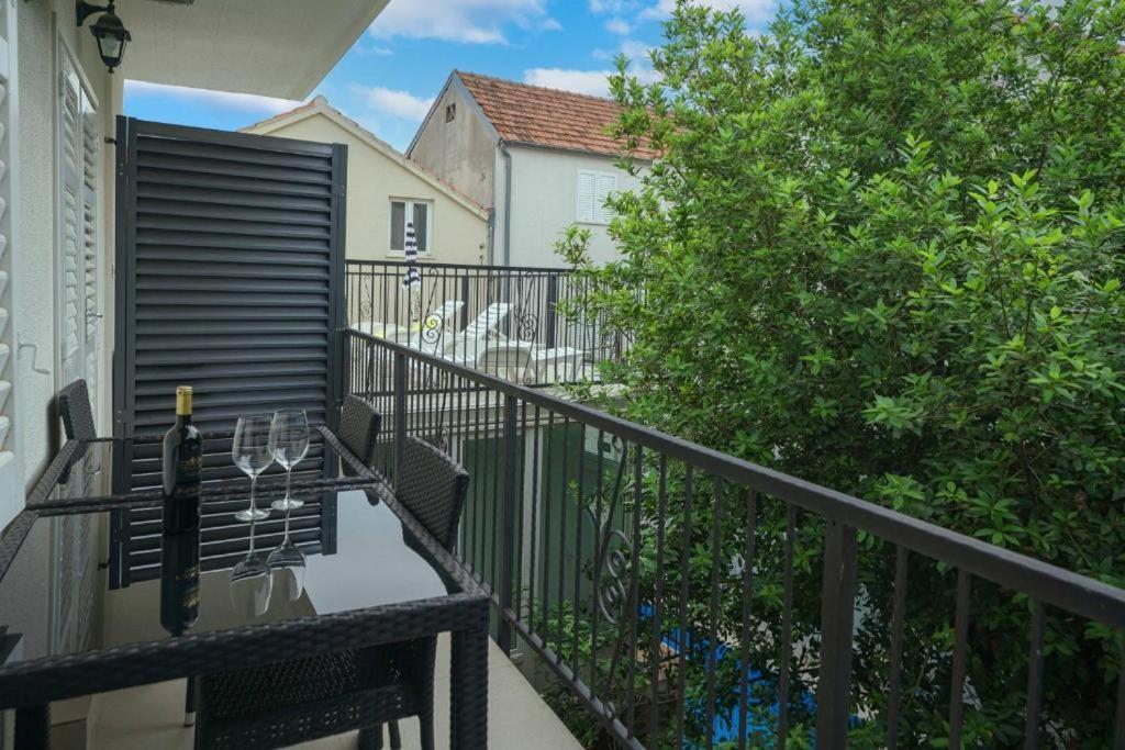 Heritage Residence In Center With Pool- Apartments Vodice Værelse billede